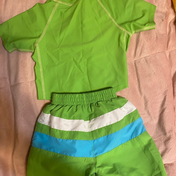Infant swim trunks and rash guard - Picture 4 of 6